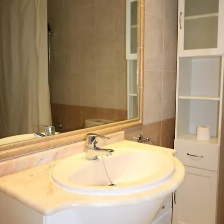 1 Bedroom In Apartment